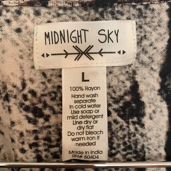 Midnight sky snakeskin print button up top - Picture 4 of 4